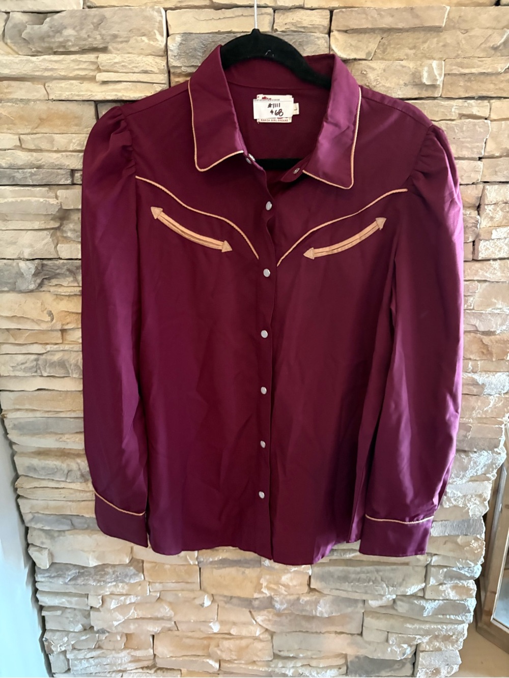 NWT, Women's Burgundy Western Blouse with Pearl Snap & Contrast Piping, L